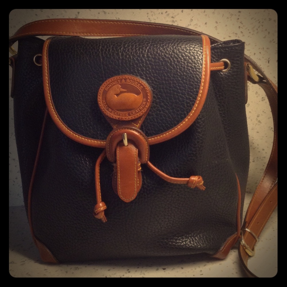 Dooney & Bourke VINTAGE Handbag WITH make up bag