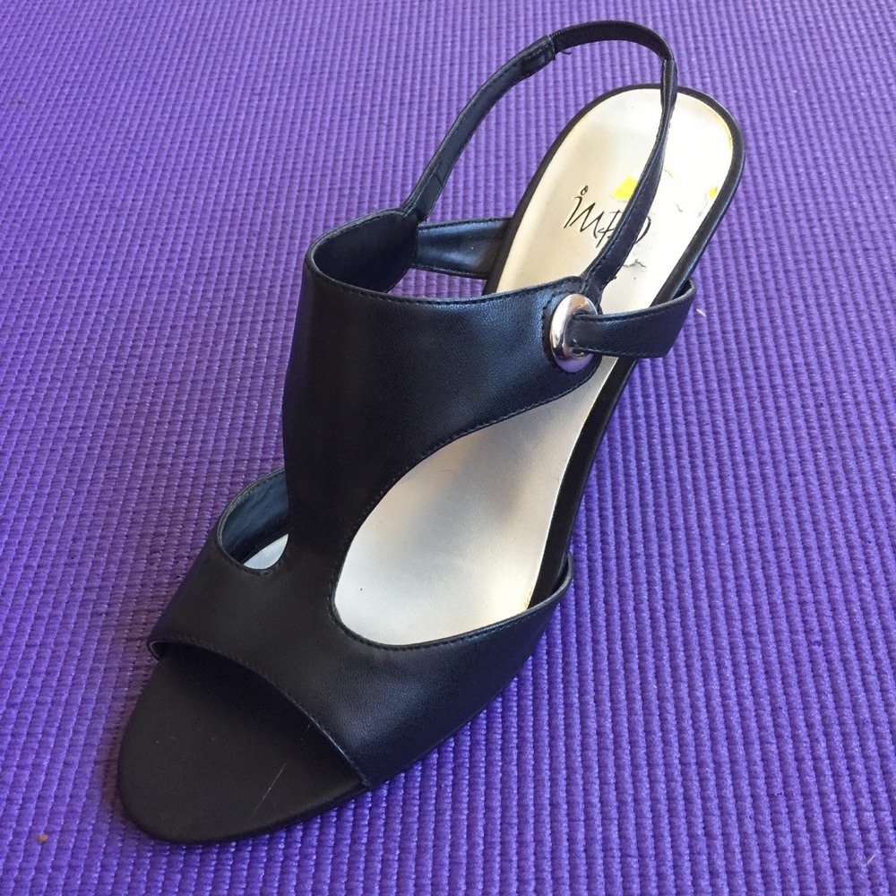 SOLD NEW Black Strappy Sandals