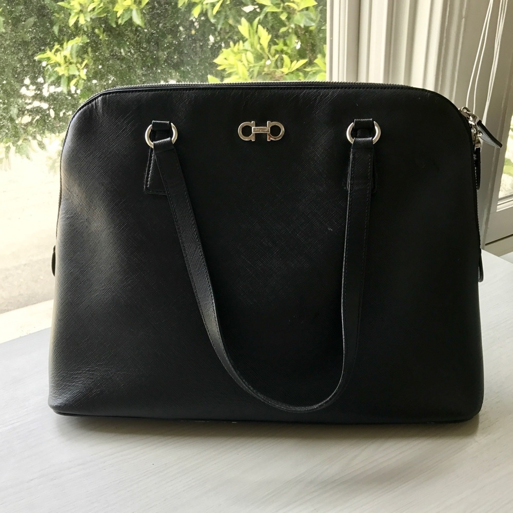✨HPx2!✨ Ferragamo Saffiano Shoulder Bag EZ-21 B524