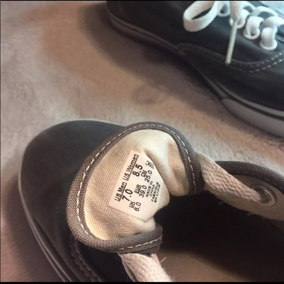 Vans - Picture 3 of 3