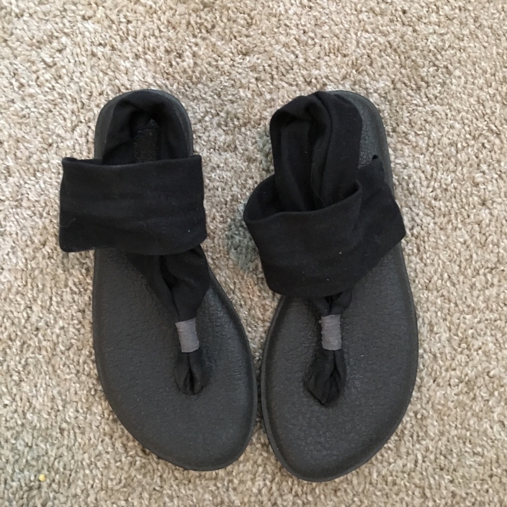 Sanuk sandles