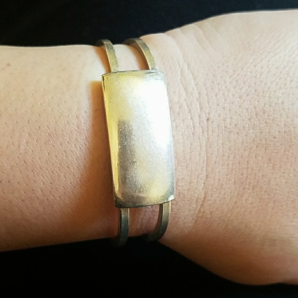 Guess cuff