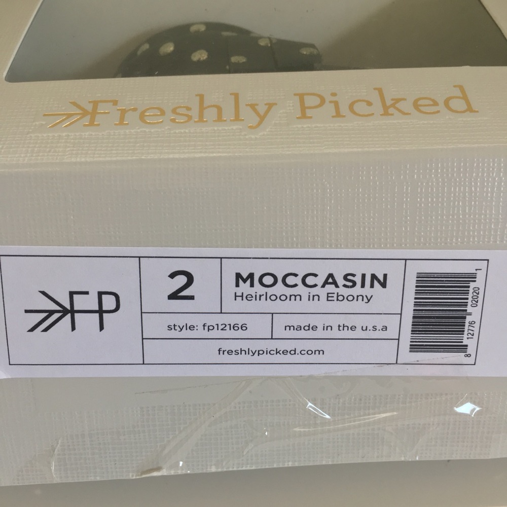 NWT FRESHLY PICKED BABY MOCCASIN SIZE 2 - Picture 2 of 6