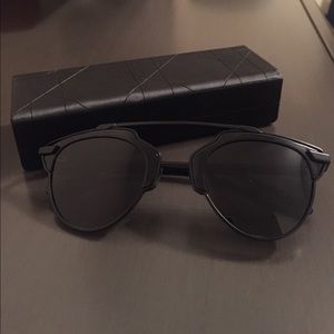 So real Black browbar sunglasses