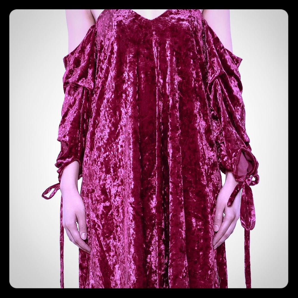Off Shoulder Velvet dress (in purple)