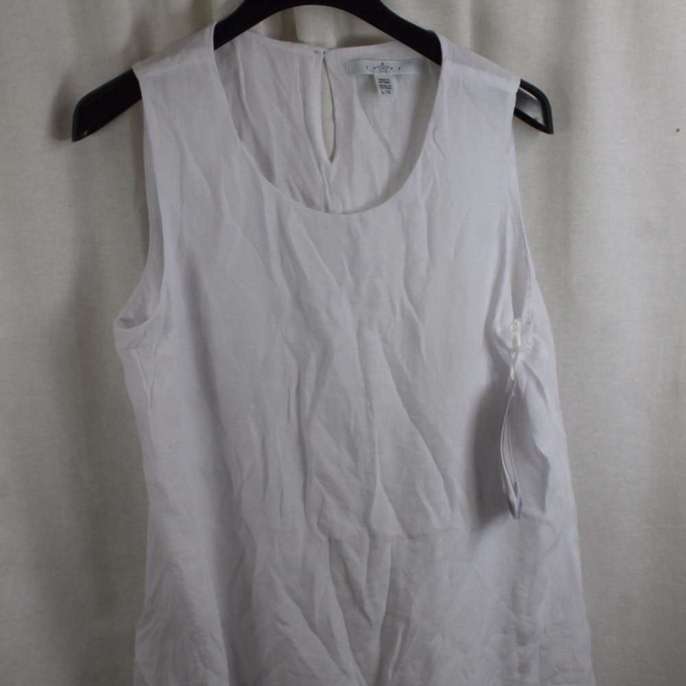 FEVER WHITE SLEEVELESS TOP LARGE NWT
