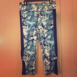 Blue printed workout capris