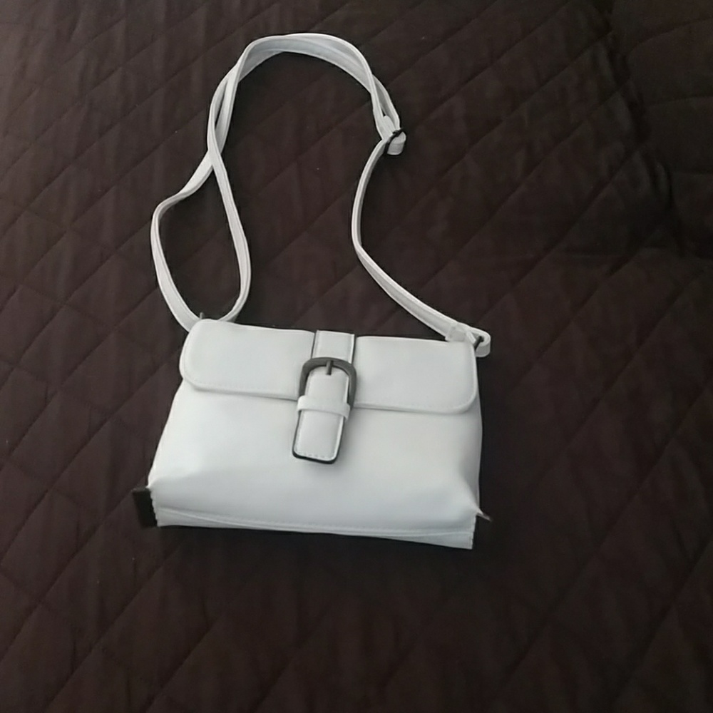 Rue 21 white pleather bag