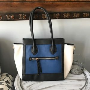 Blue/Black/White Bag🖤    💙