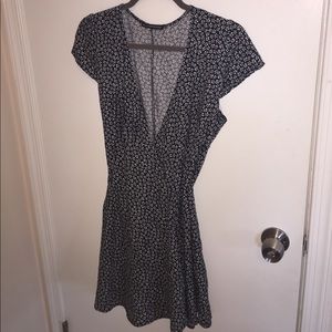 Robbie dress brandy Melville