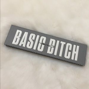 MAC Basic Bitch Palette