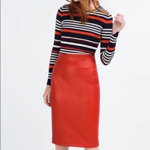 ❤️Faux leather red ZARA skirt❤️