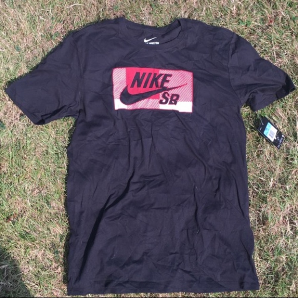 Nike SB shirt