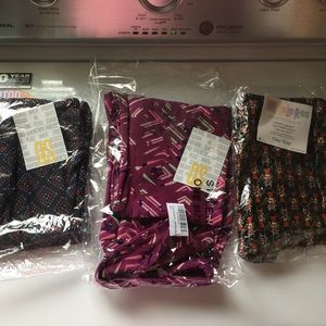 *SOLD*Lot of 3 LuLaRoe OS Leggings NWT