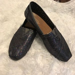 Women's size 6 glitter Toms!!