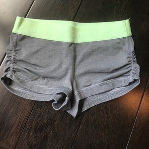 Girls ivivva fitted shorts
