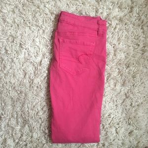 American Eagle hot pink stretch jeans