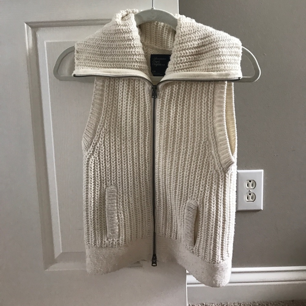Cream American Eagle Outfitters Sweater Vest