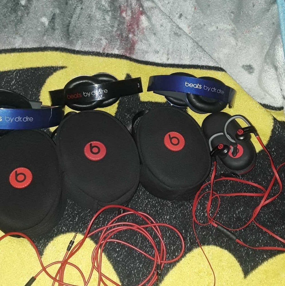 3pair of AUTHENTIC Beats by Dre headphones use gre