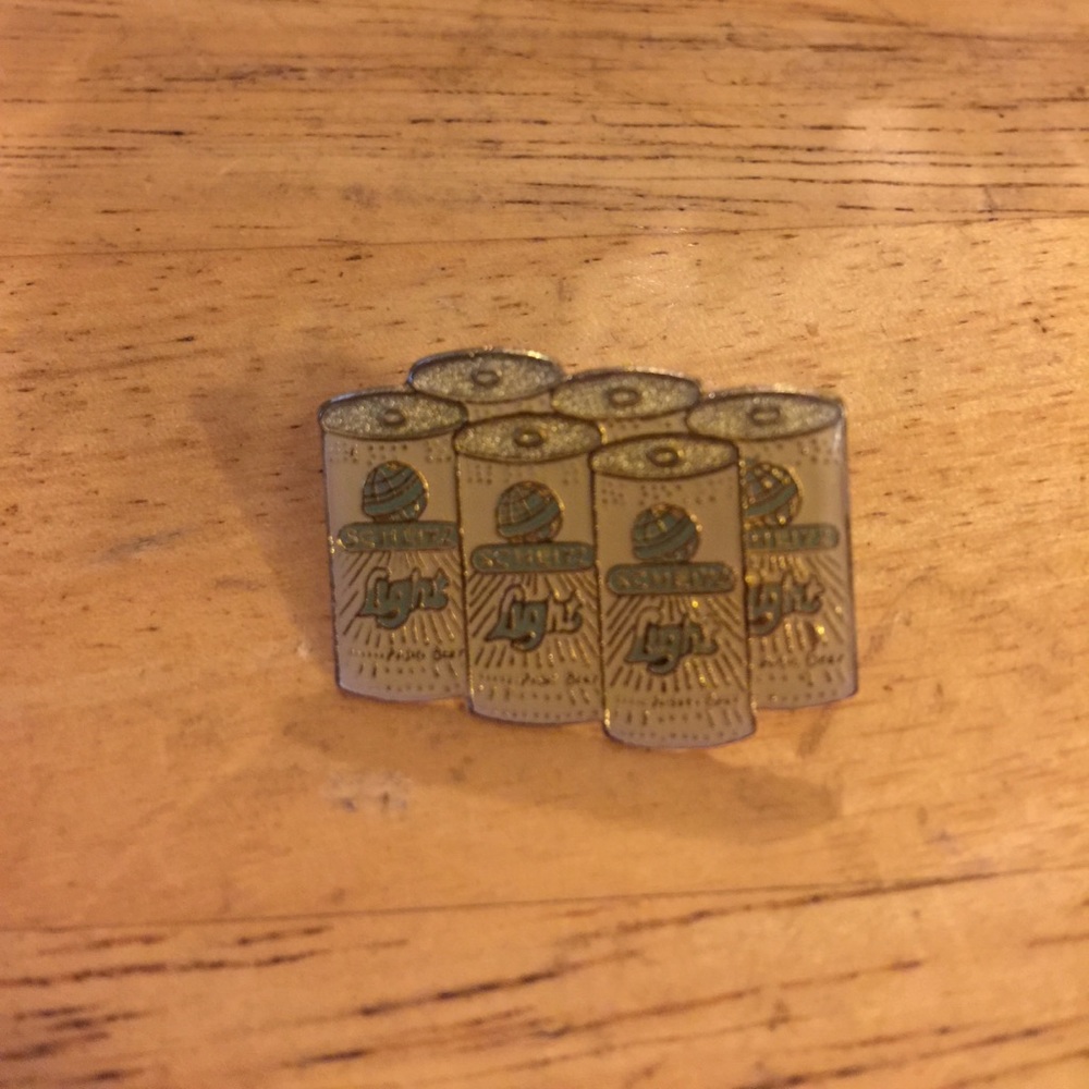 Enamel pin - Picture 2 of 3