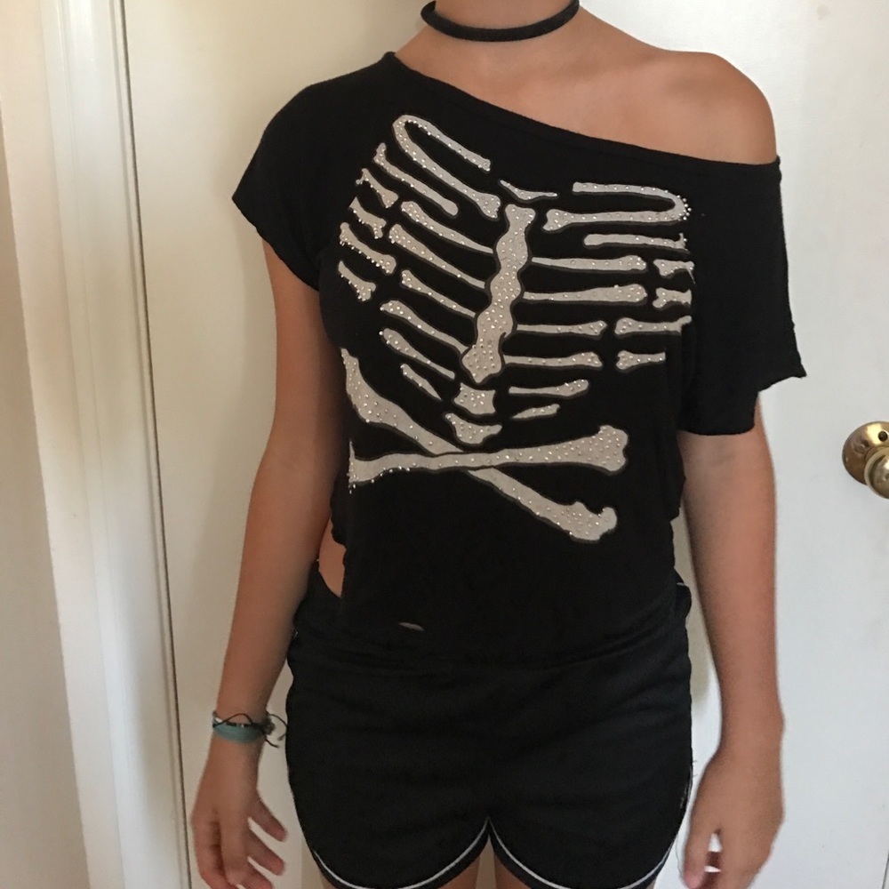 Skull crop top
