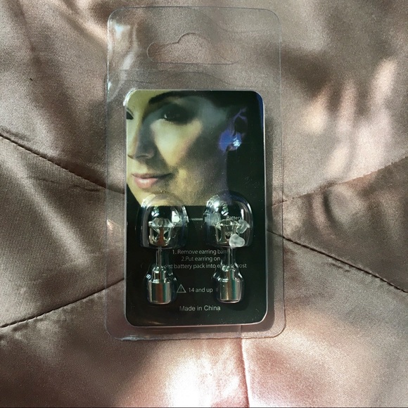 BNWT Colorful Light Up LED Earrings - Picture 2 of 6