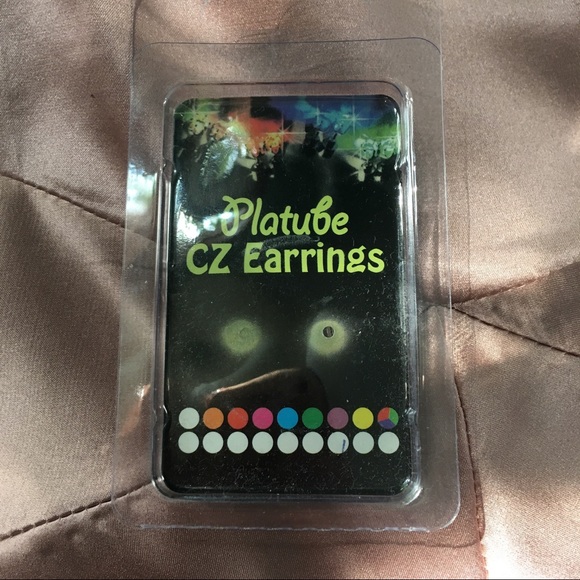 BNWT Colorful Light Up LED Earrings - Picture 3 of 6