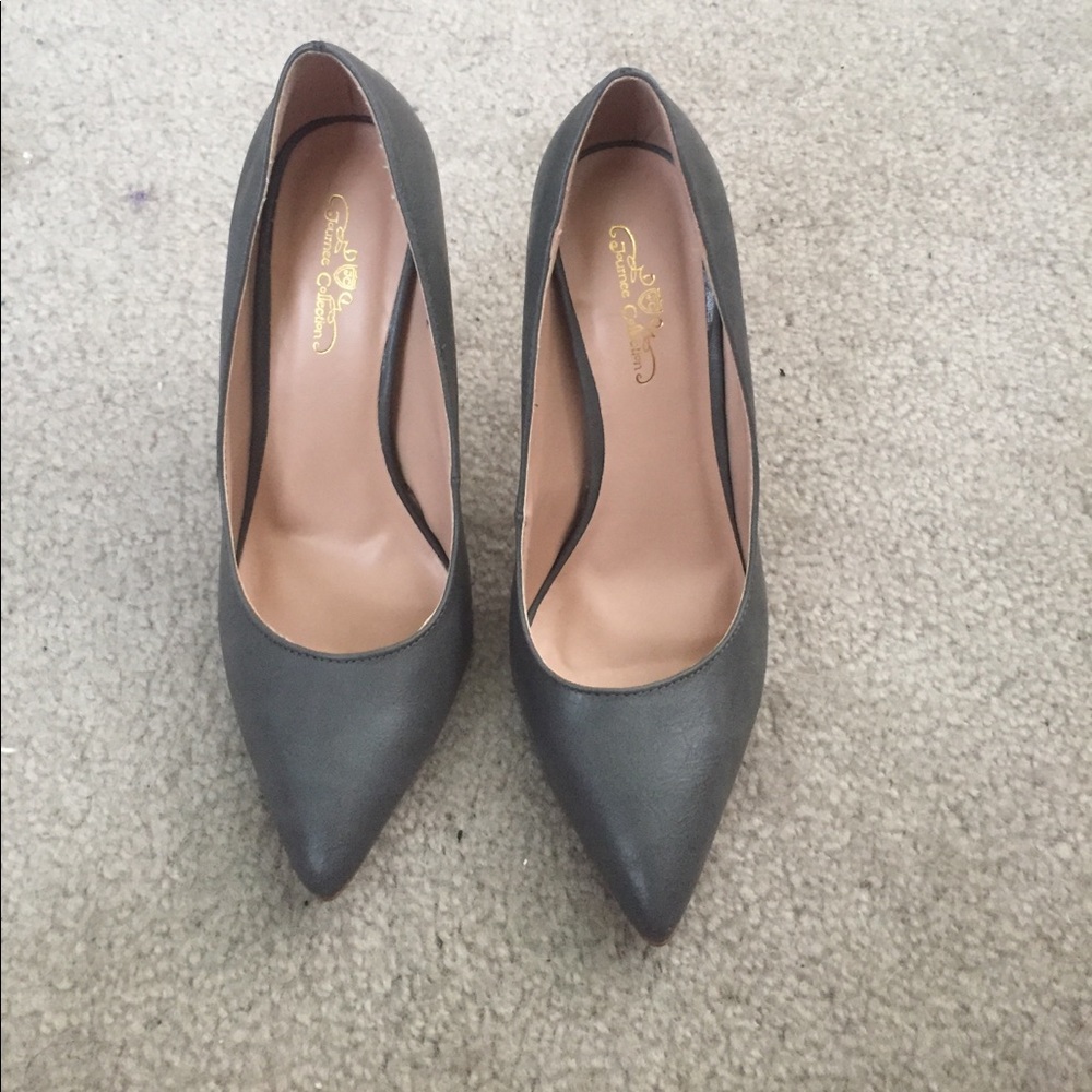 Beautiful brand new, never worn, grey heels