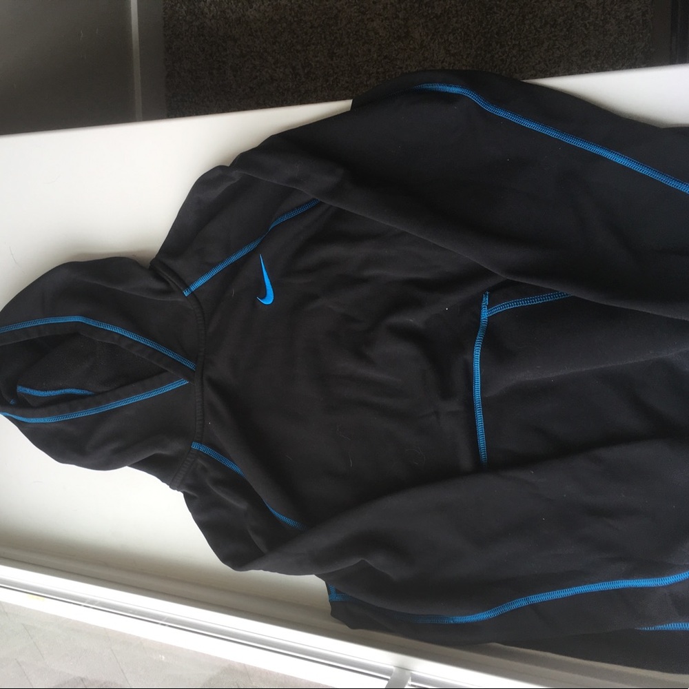 Nike thermal fit fleece