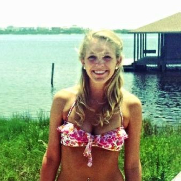 bikini - Picture 3 of 3