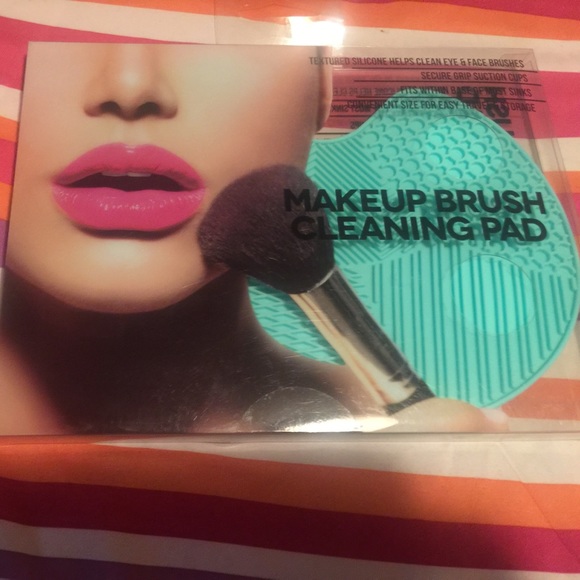 Makeup brushes cleaning pad - Picture 1 of 2