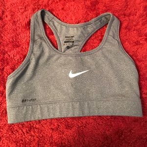 Nike pro sports bra