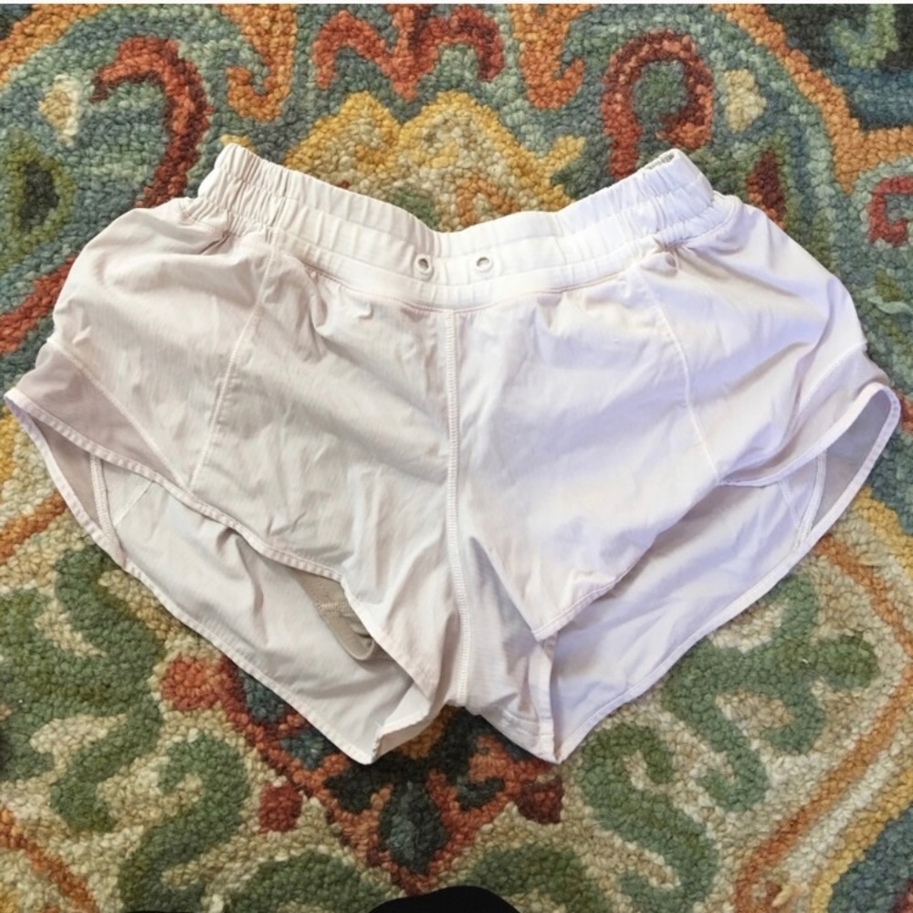 Lululemon White hotty hot short
