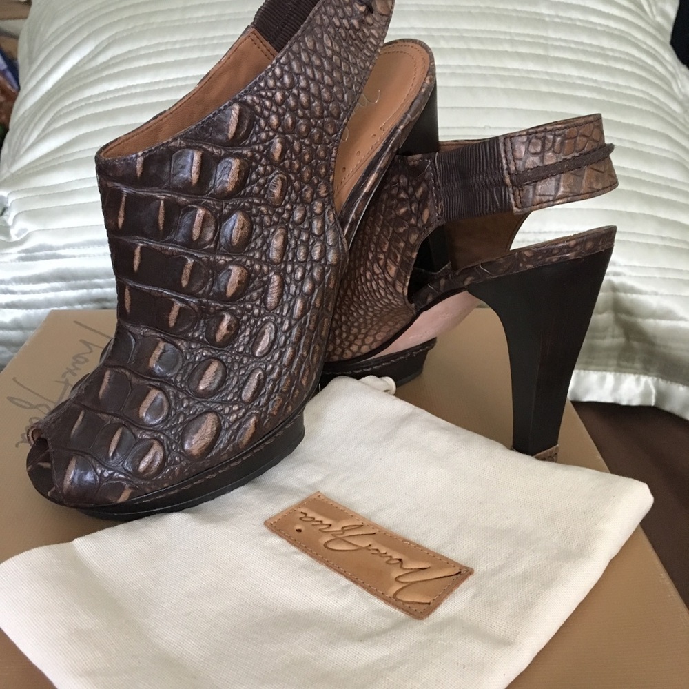 Max Azria Brazil Lethal Brown Crocodile Shoes