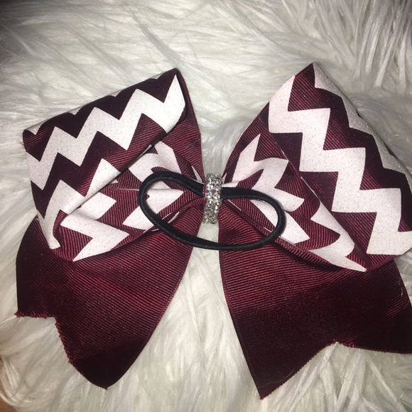Burgundy and White sparkly chevron bow - Picture 2 of 2