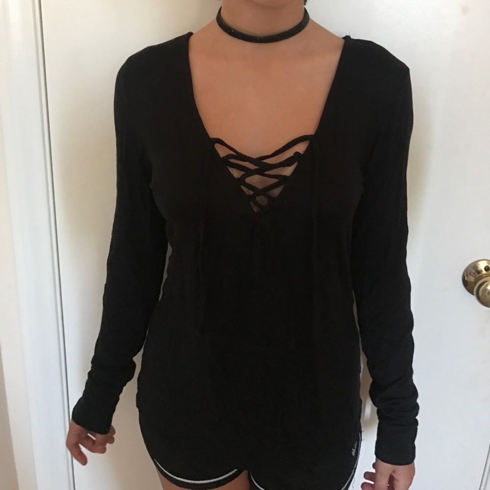 lace up black top