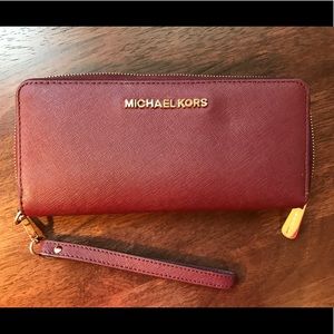 Michael Kors Jet Set Wallet