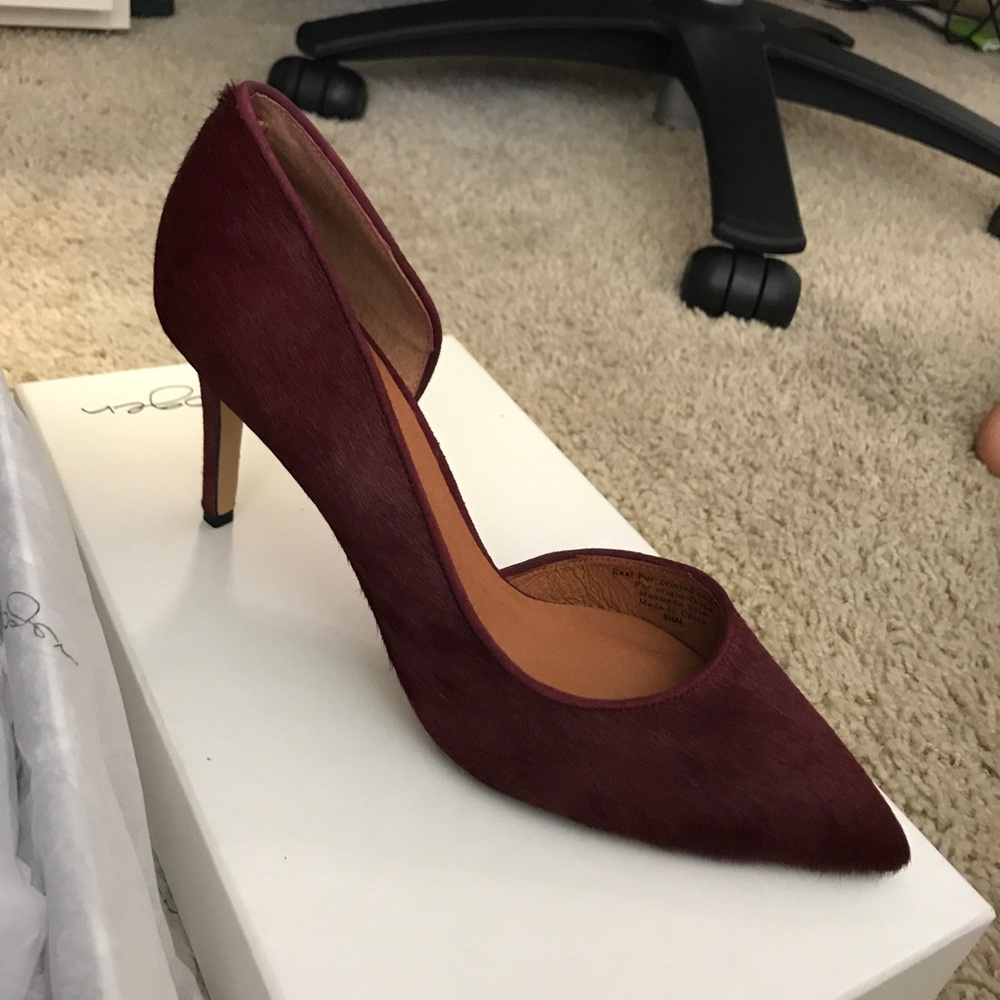 NWB Berry calf hair pump