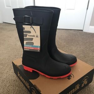 Kamik kids rain boots size 2.