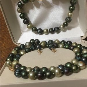Varied Green Culture Pearl Neckless Set