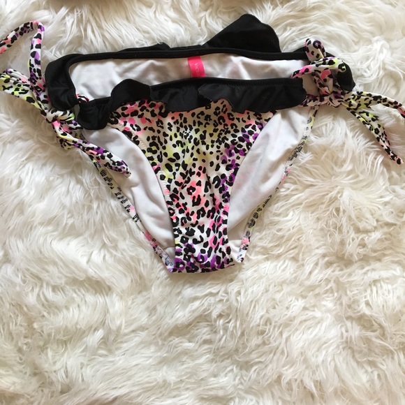 Victoria secret bikini - Picture 2 of 3