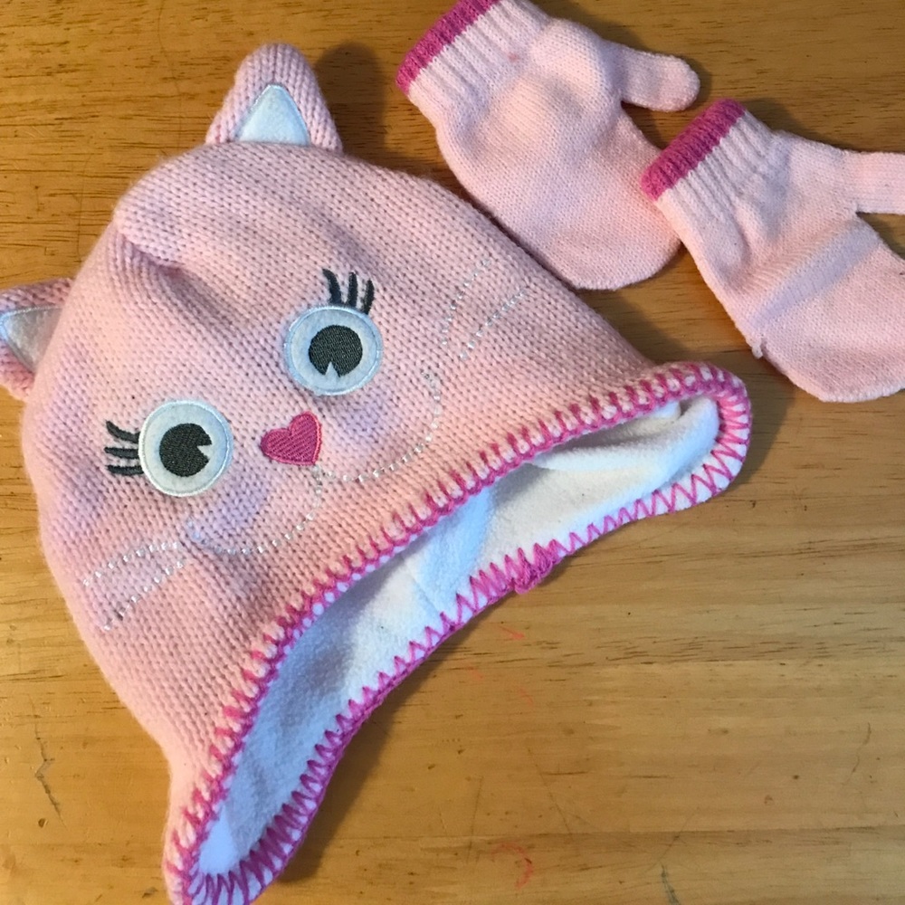 KITTEN HAT AND MITTENS