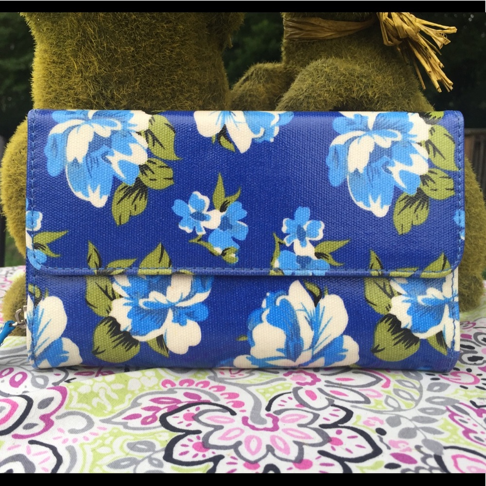 Brand new. my Big Fat Wallet made by. MUNDI