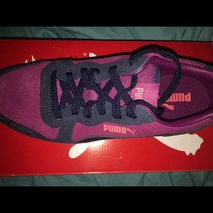Women PUMA sneakers