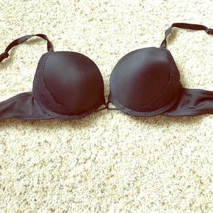 Black Bra similar to  Bombshell