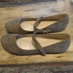 Taupe suede. Slightly used