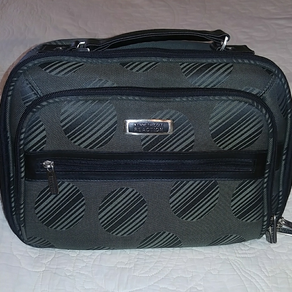 Kenneth Cole Reaction Travel Bag