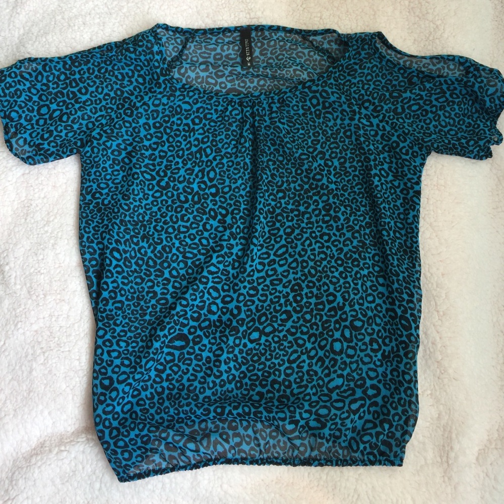 TILLYS Leopard Print Shoulder Peep Top