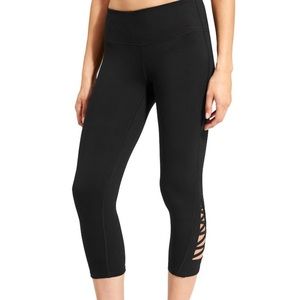 Athleta Criss Cross Chaturanga Capri