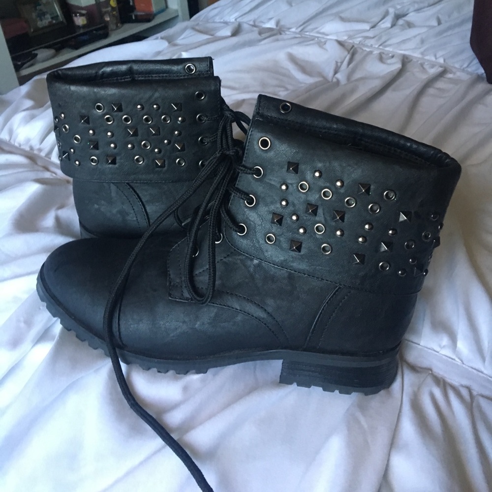 COMBAT BOOTS, with jewels (they fold up) size 8